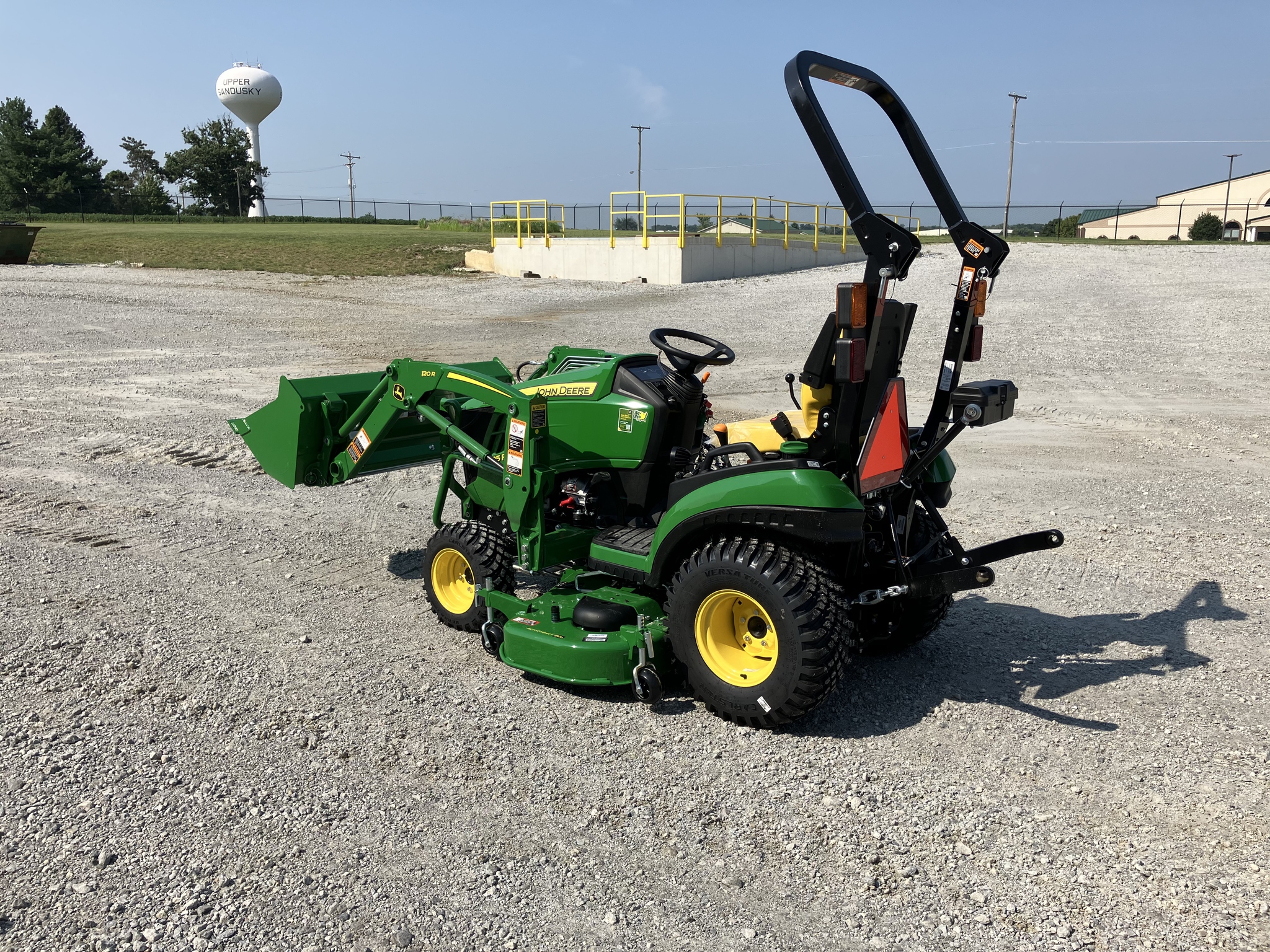 2025 John Deere 1025R Image 6