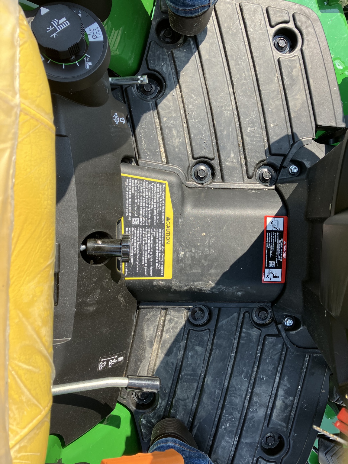 2025 John Deere 1025R Image 12