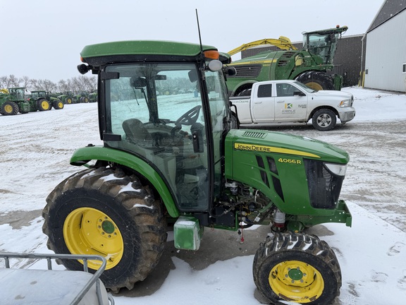 2022 John Deere 4066R - Photo2