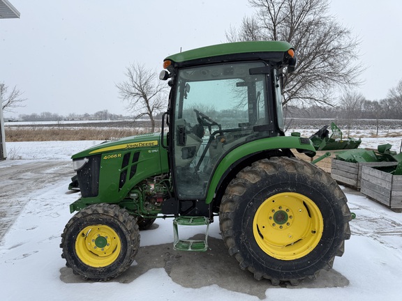 2022 John Deere 4066R - Photo6