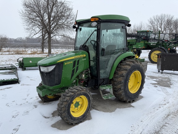 2022 John Deere 4066R - Photo7