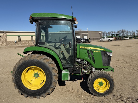 2022 John Deere 4066R - Photo2