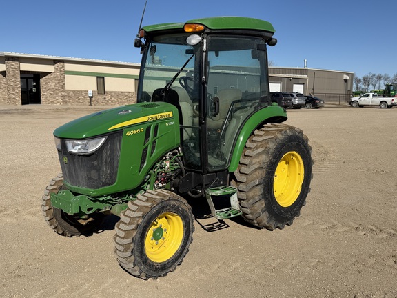 2022 John Deere 4066R - Photo7
