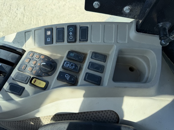 2022 John Deere 4066R - Photo30