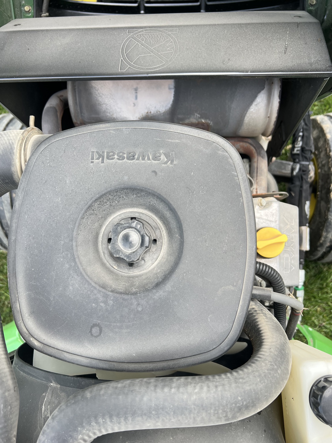 2003 John Deere X485 Image 4