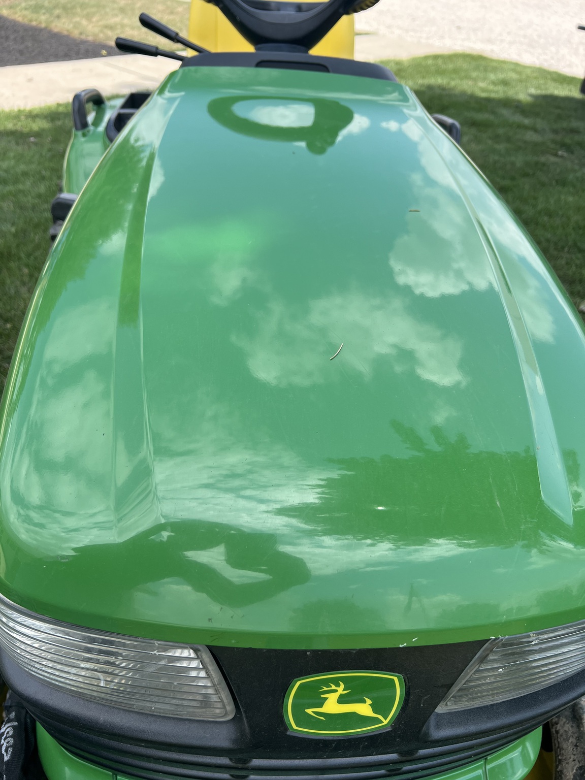 2003 John Deere X485 Image 2