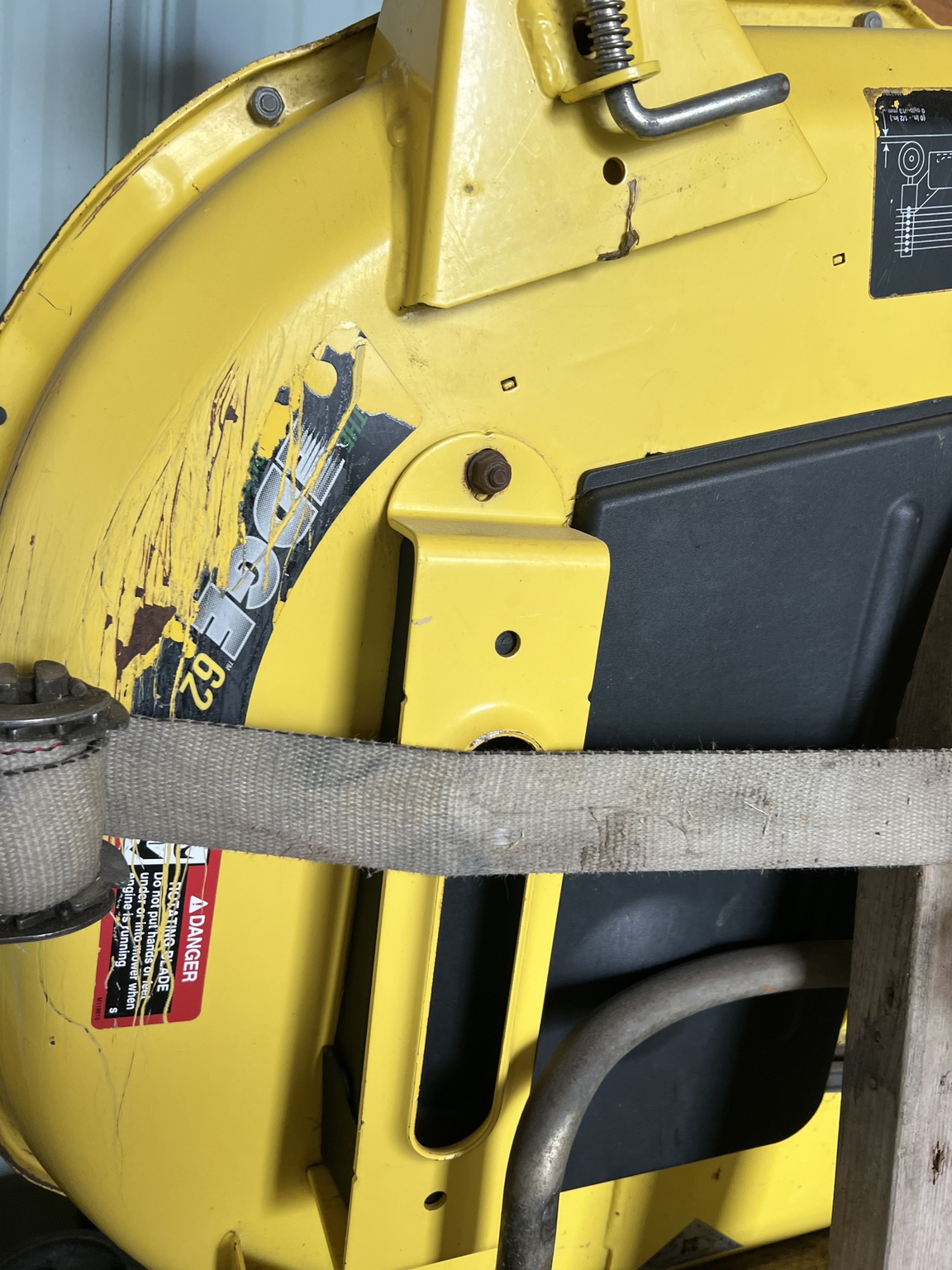 2003 John Deere X485 Image 10