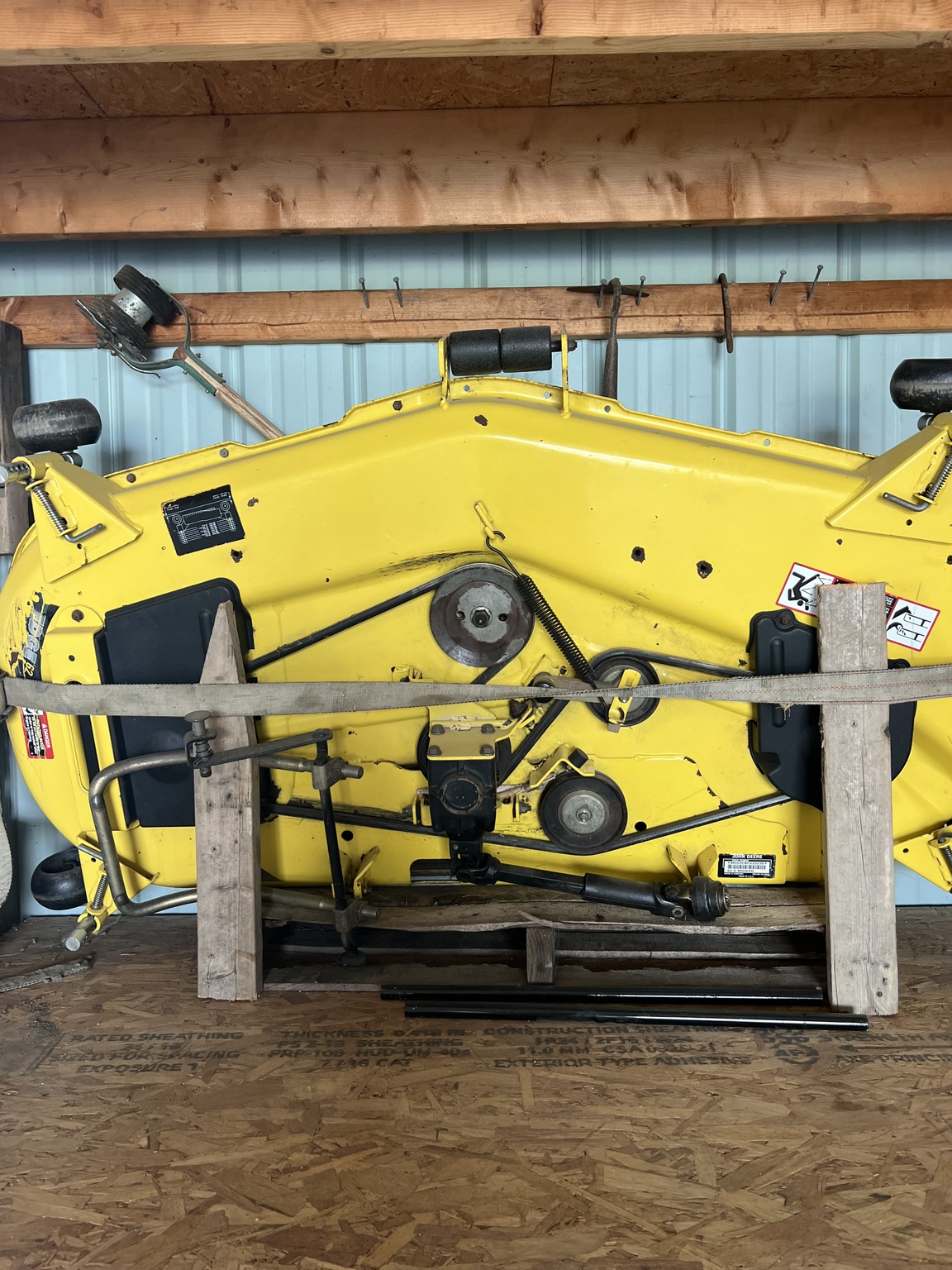2003 John Deere X485 Image 9