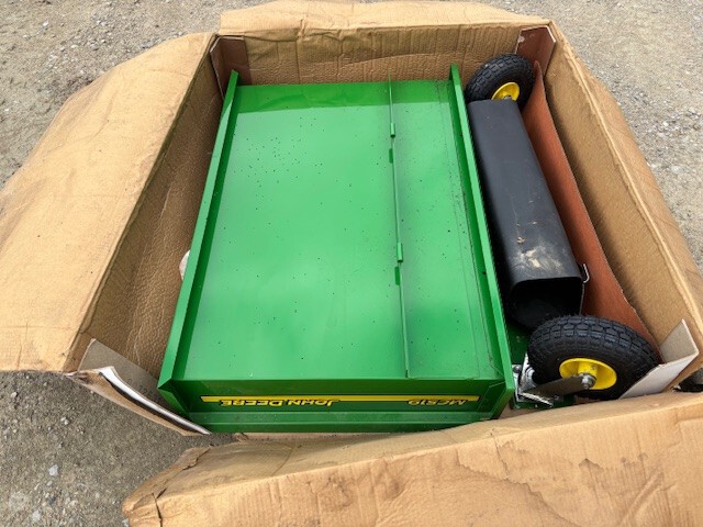 2018 John Deere MC519 GRASS CATCHER Image 1