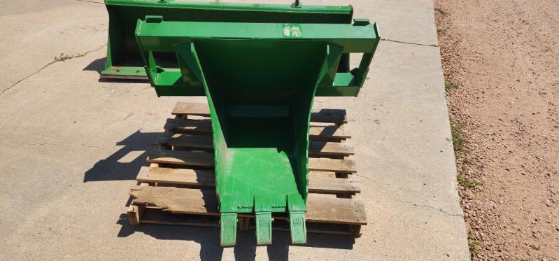2021 John Deere 4066R Image 12