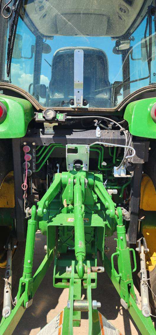 2021 John Deere 4066R Image 17