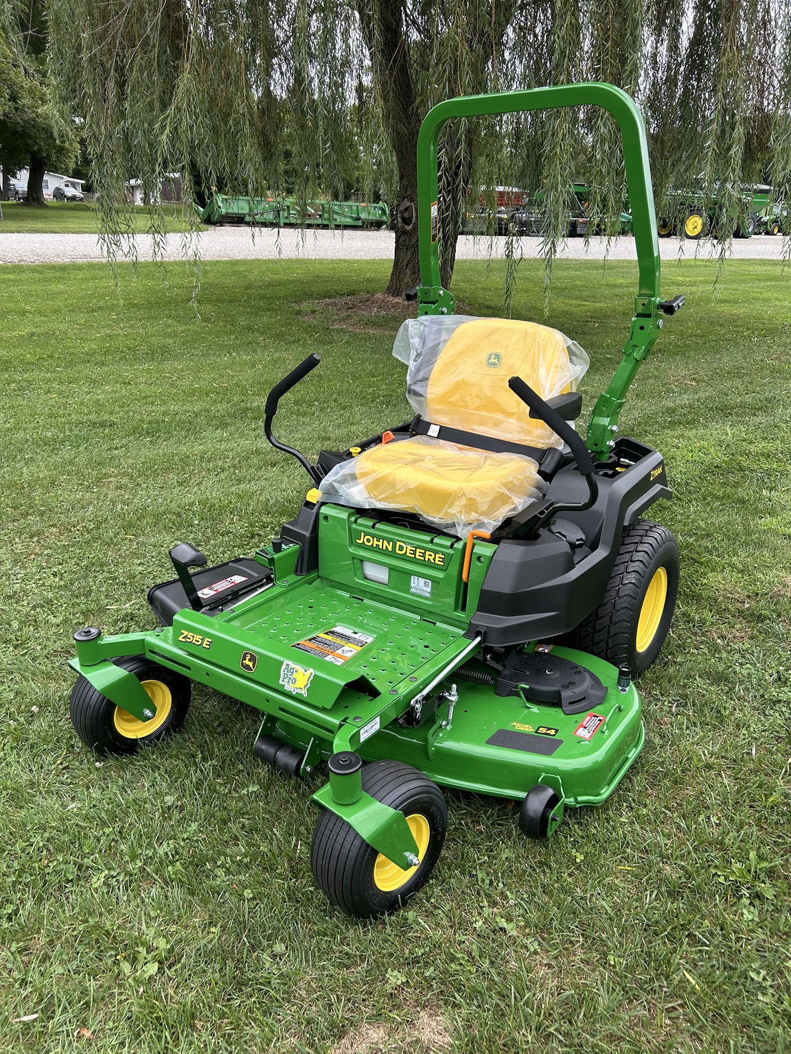 2025 John Deere Z515E Image 2