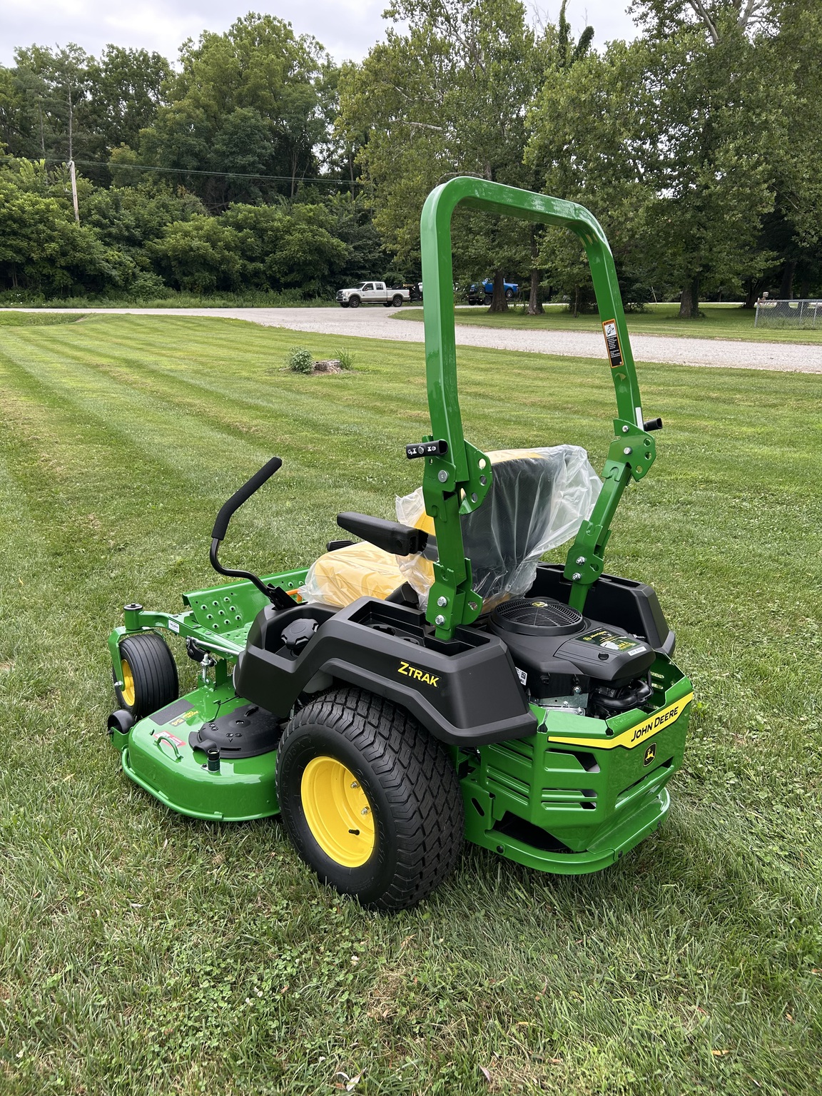 2025 John Deere Z515E Image 3