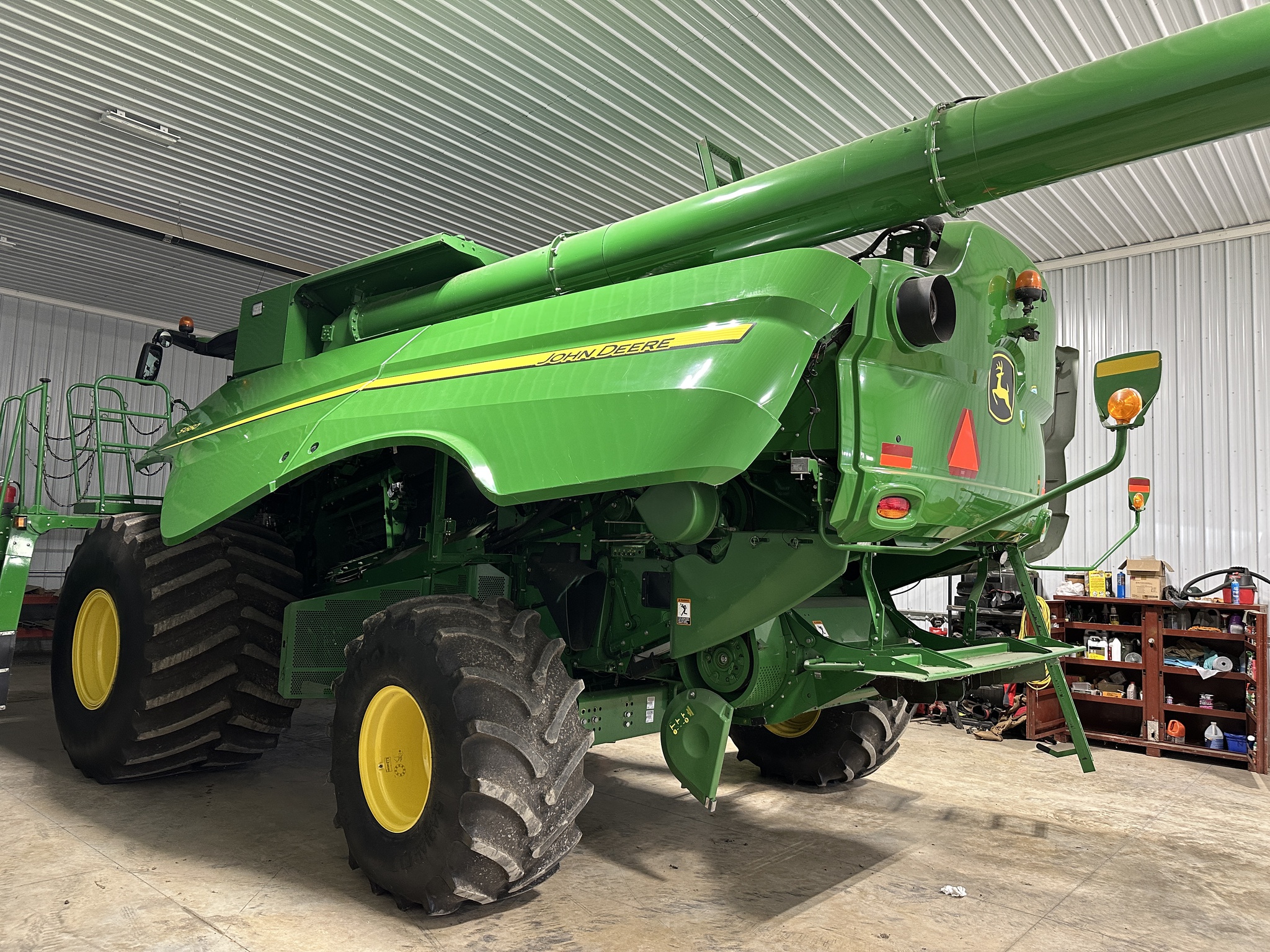2016 John Deere S660 Image 2
