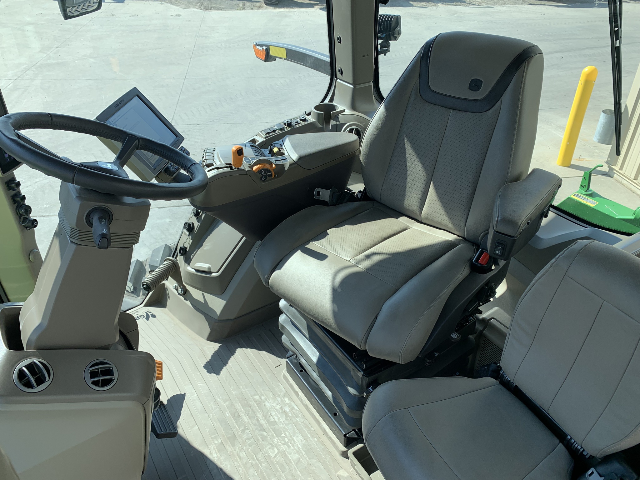 2023 John Deere 8RT 370 Image 9