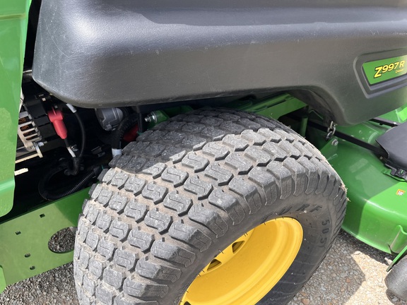 2022 John Deere Z997R - Photo12