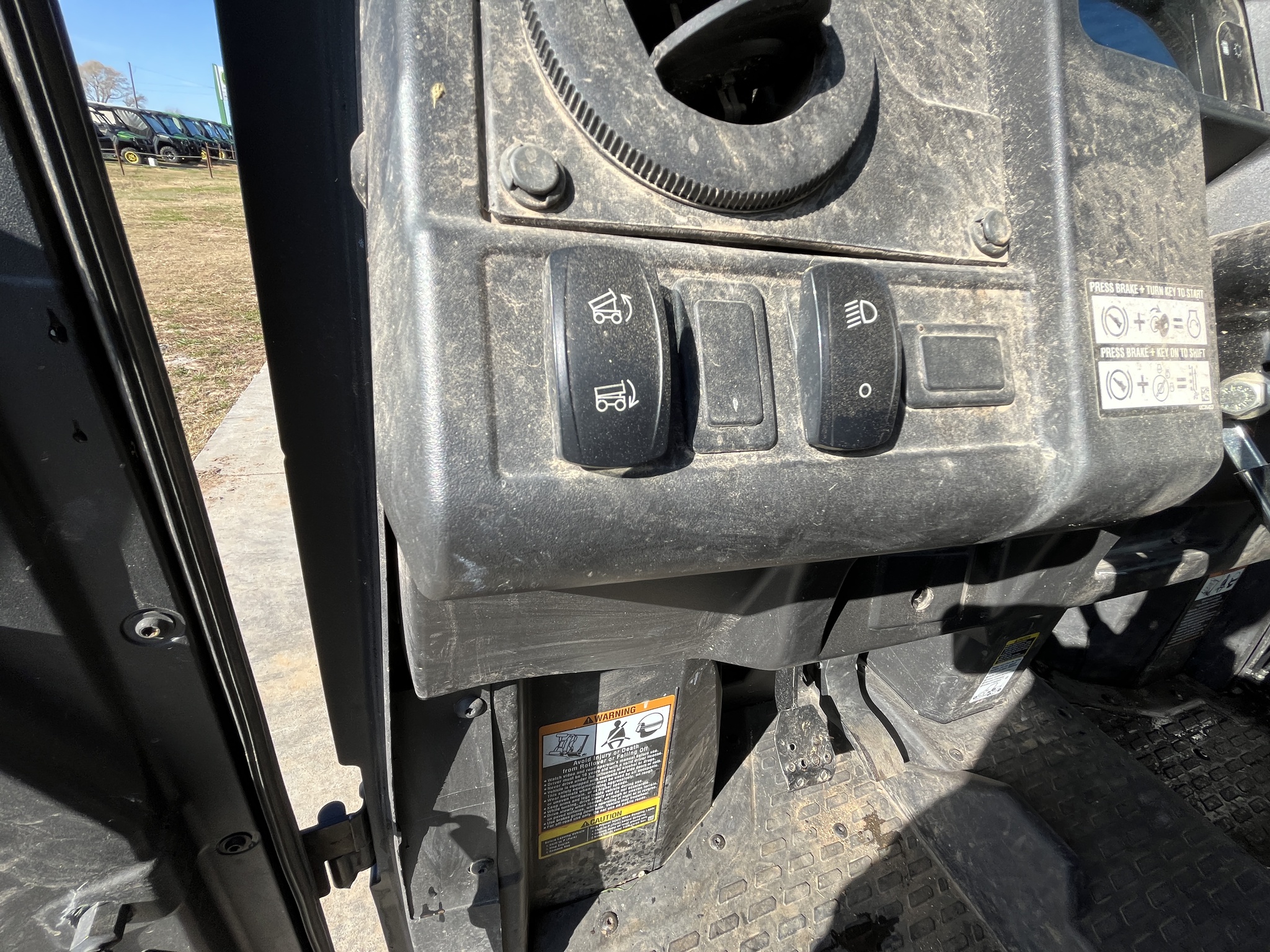  2022 John Deere XUV 835M at Heritage Tractor in Rogersville, MO