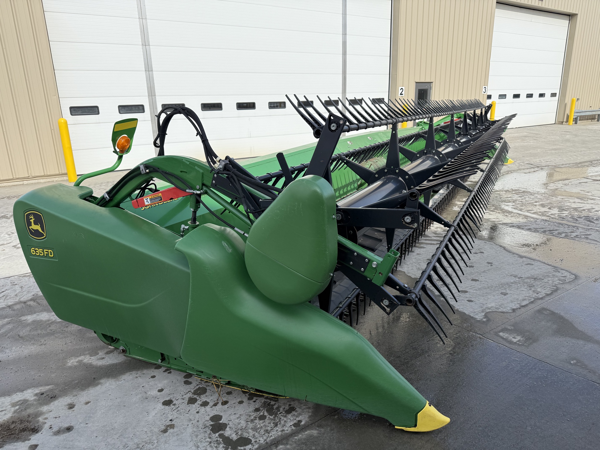 2018 John Deere 635FD Image 1