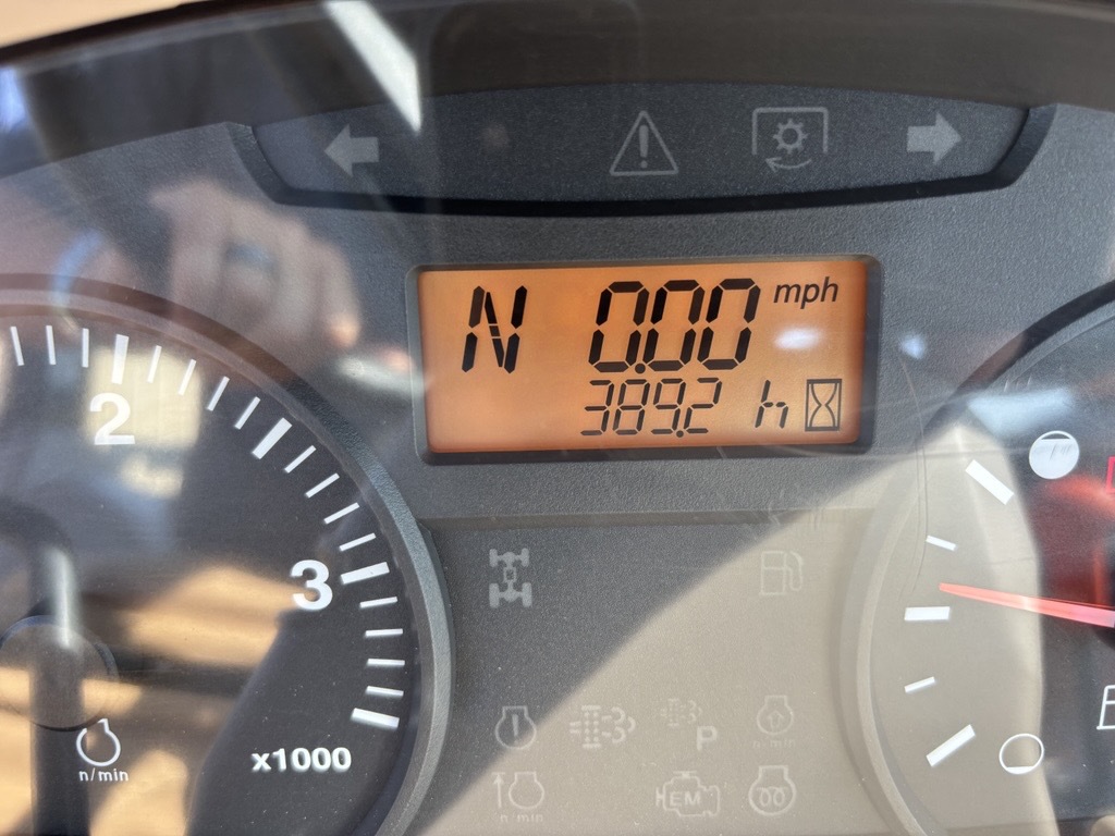 2015 Kubota M6060 Image 6