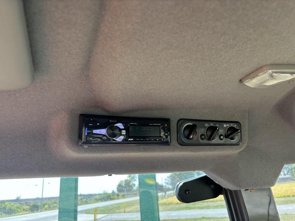 2015 Kubota M6060 Image 9