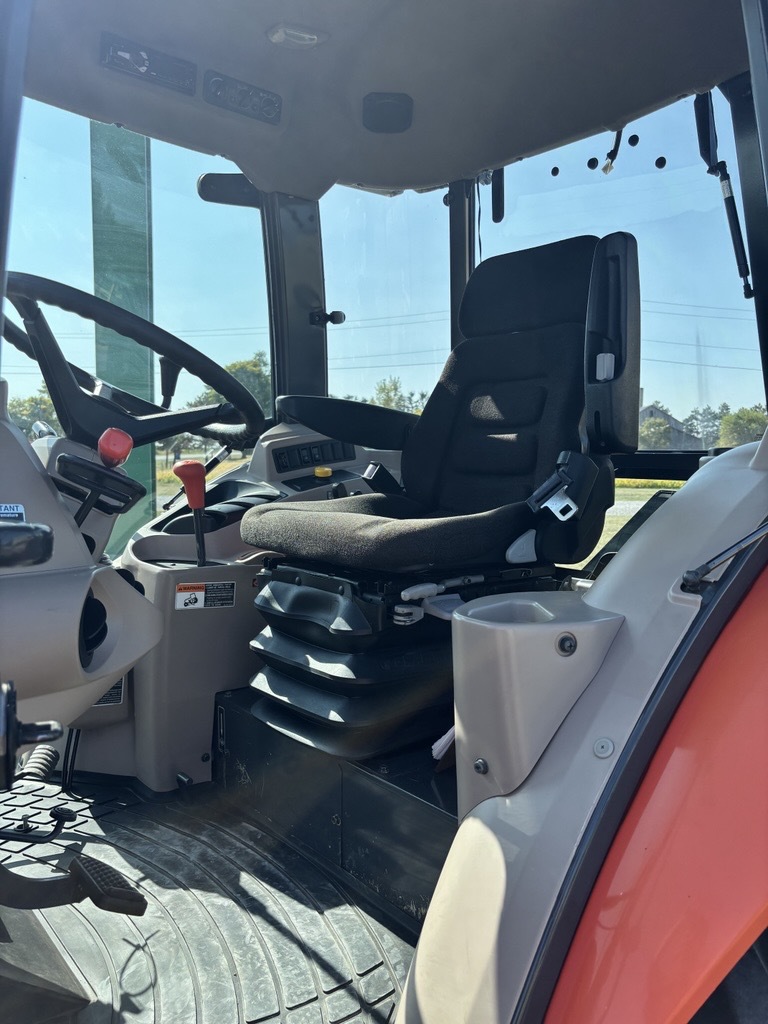 2015 Kubota M6060 Image 11