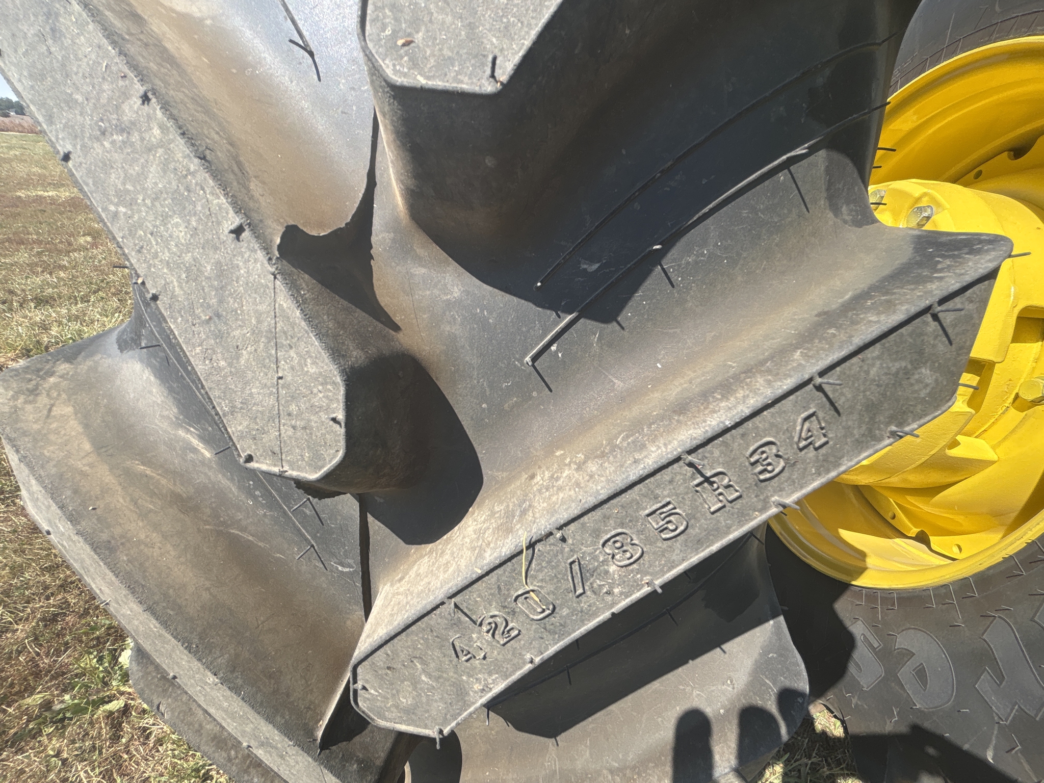 Used 2025 John Deere 8R 370 Row Crop Tractors at Koenig Equipment in Urbana, OH - PhotoXL7