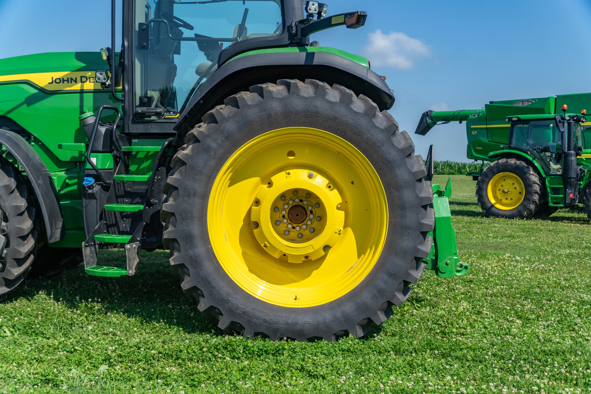 Used 2025 John Deere 8R 370 Row Crop Tractors at Koenig Equipment in Urbana, OH - PhotoXL0