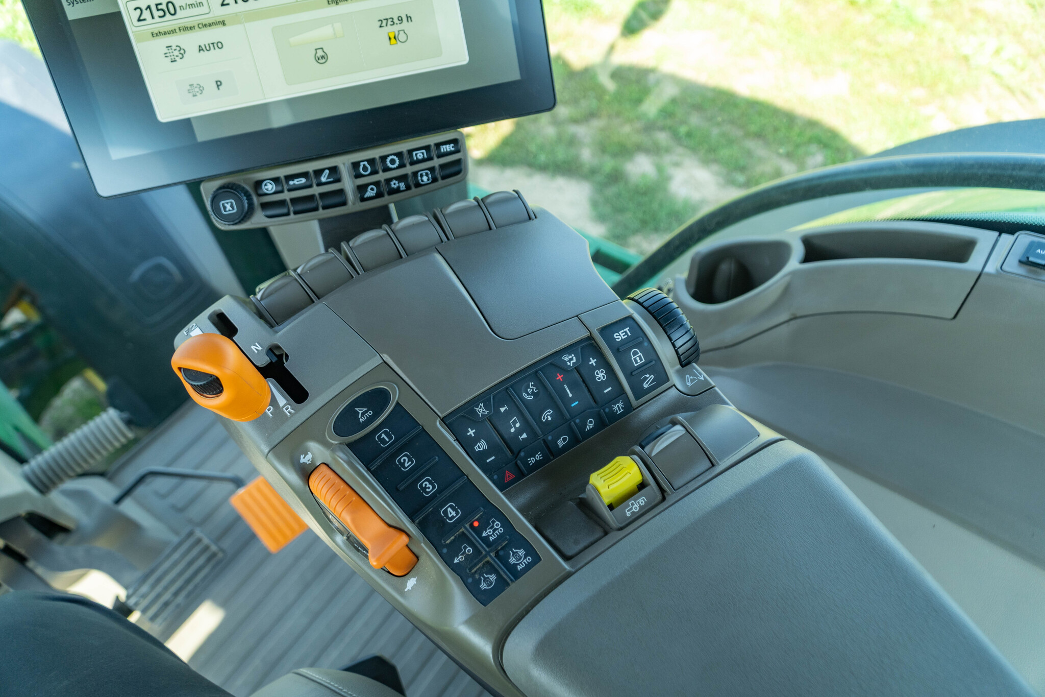 Used 2025 John Deere 8R 370 Row Crop Tractors at Koenig Equipment in Urbana, OH - PhotoXL31