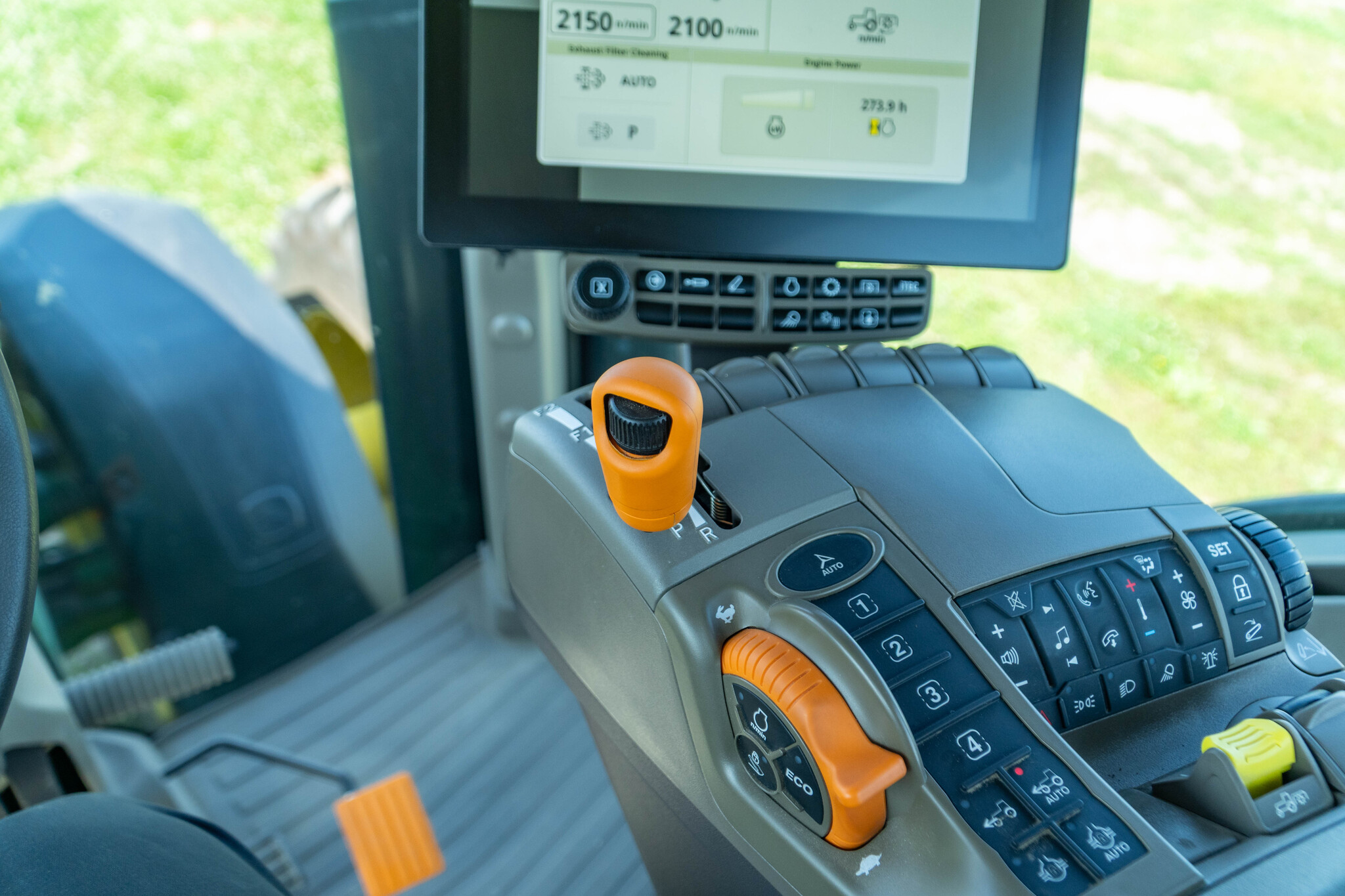 Used 2025 John Deere 8R 370 Row Crop Tractors at Koenig Equipment in Urbana, OH - PhotoXL32