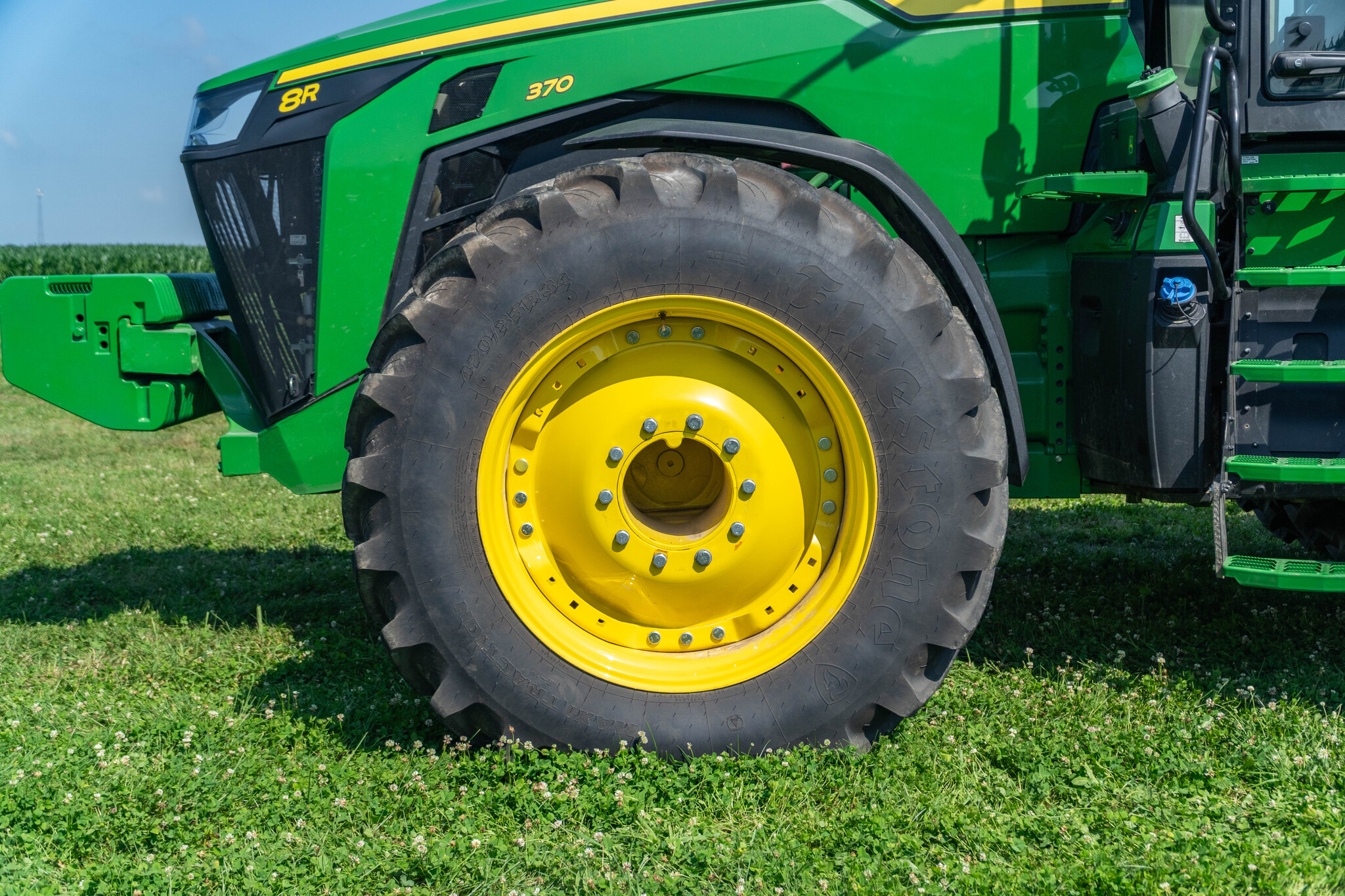 Used 2025 John Deere 8R 370 Row Crop Tractors at Koenig Equipment in Urbana, OH - PhotoXL9