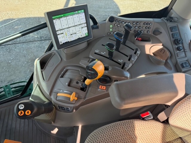 2023 John Deere 6R 155 Image 16