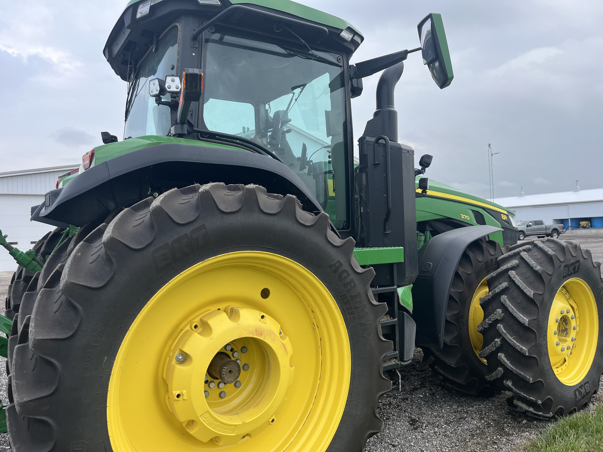 2024 John Deere 8R 370 Image 4