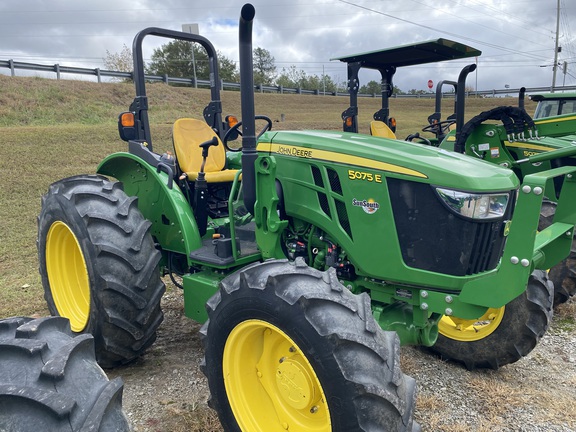 2023 John Deere 5075E Photo 2