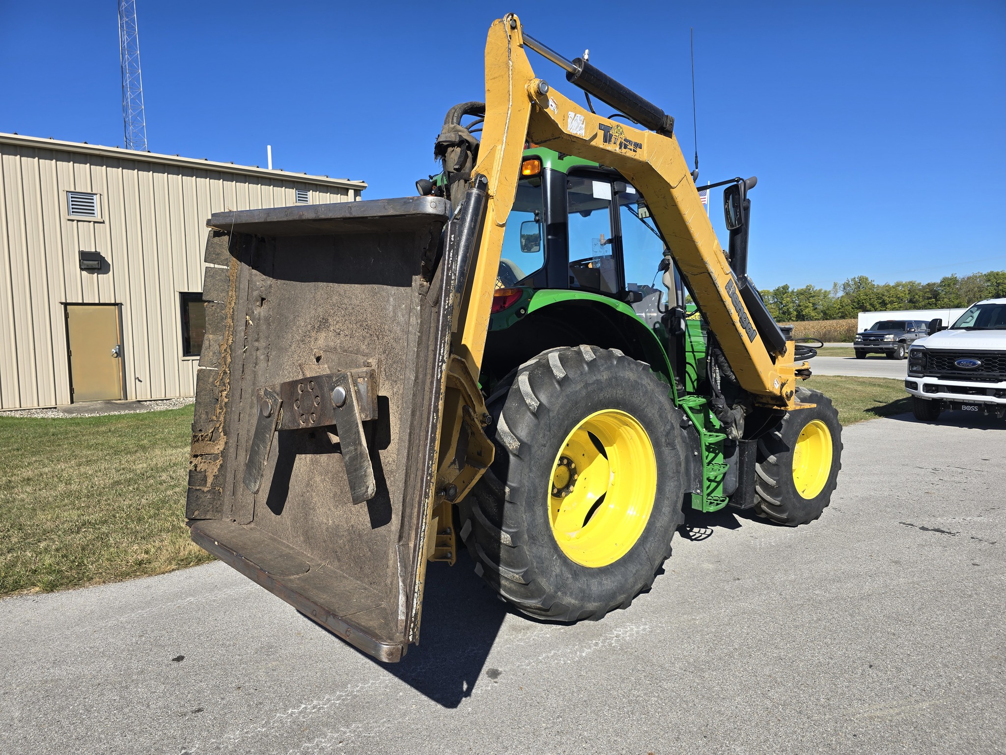 2018 John Deere 6110M Image 3