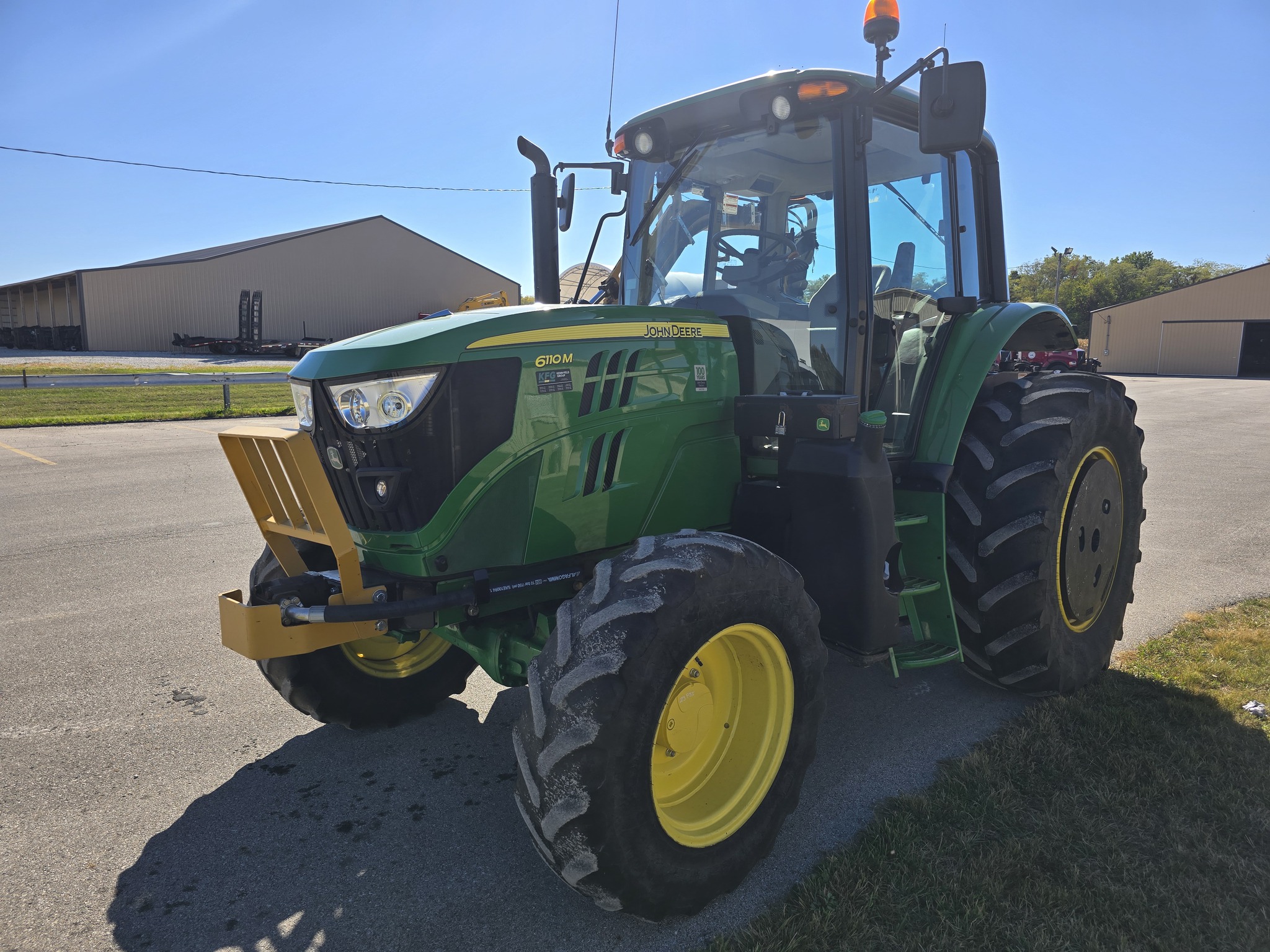 2018 John Deere 6110M Image 7