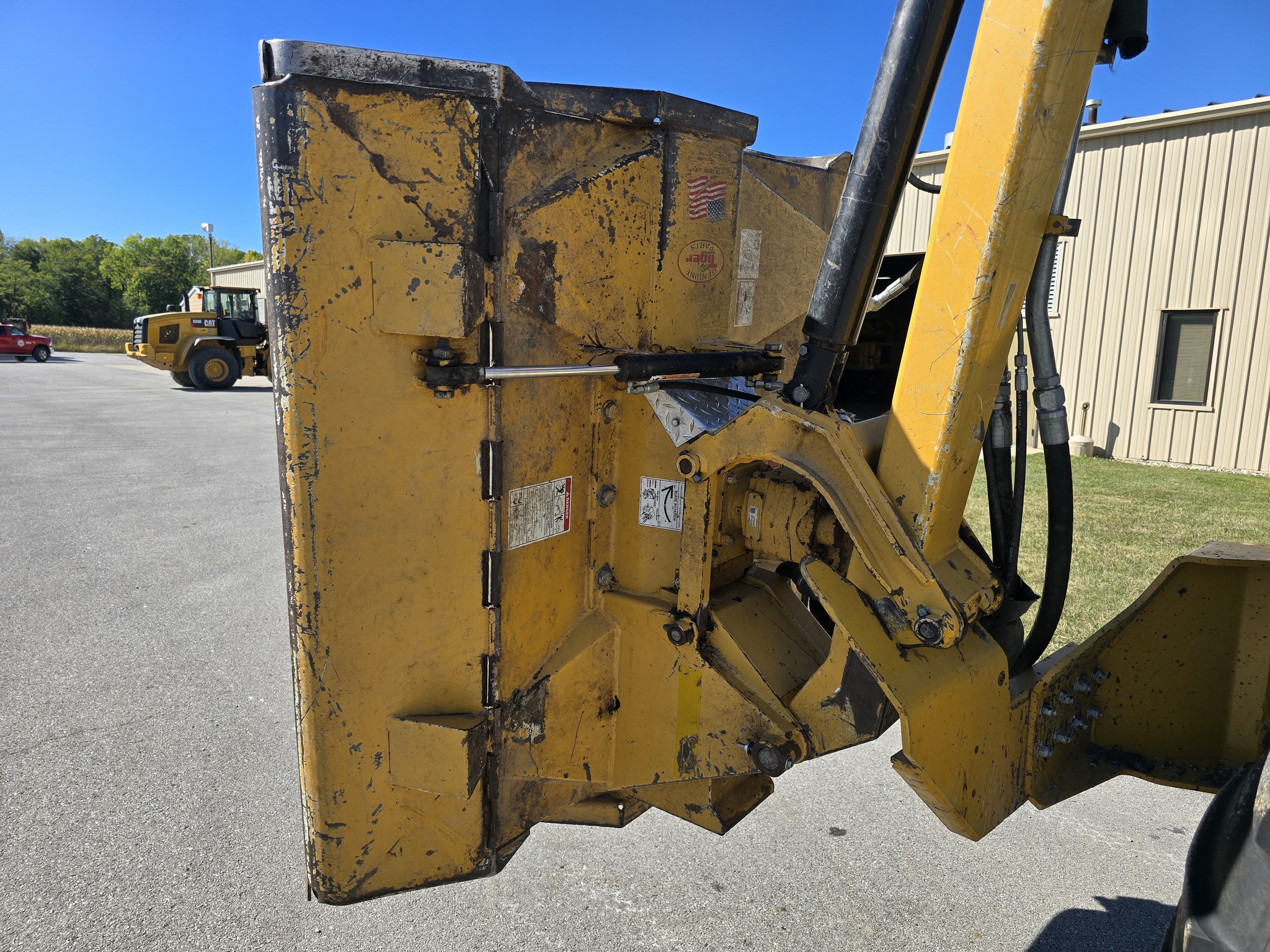 2018 John Deere 6110M Image 12