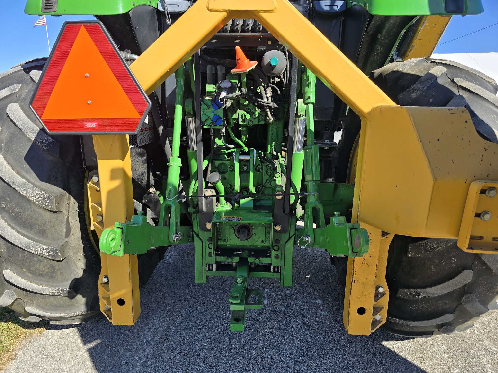 2018 John Deere 6110M Image 16