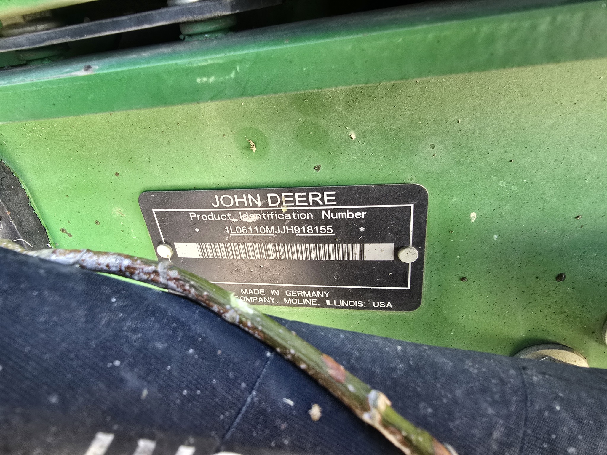 2018 John Deere 6110M Image 18
