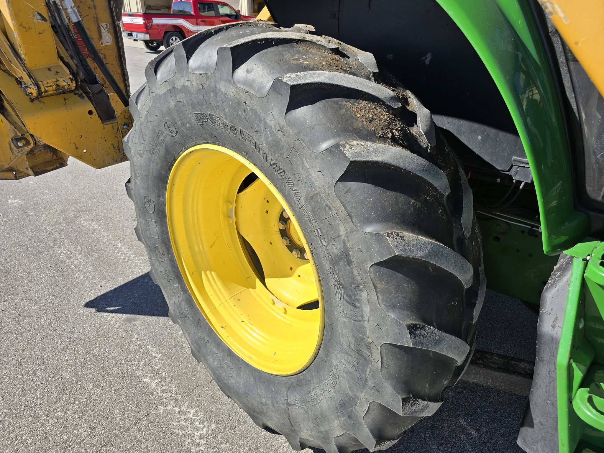 2018 John Deere 6110M Image 21