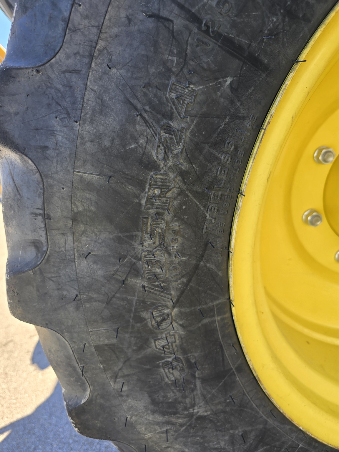 2018 John Deere 6110M Image 24