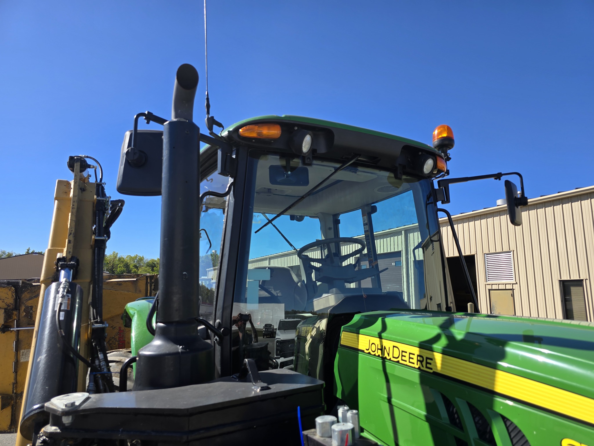 2018 John Deere 6110M Image 27