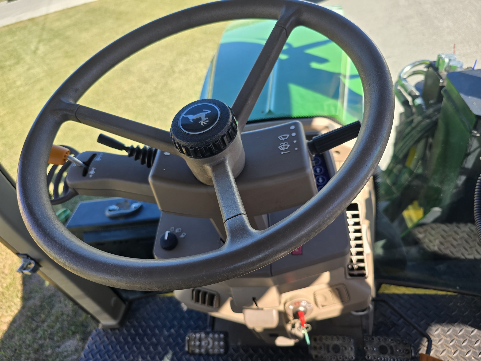 2018 John Deere 6110M Image 35