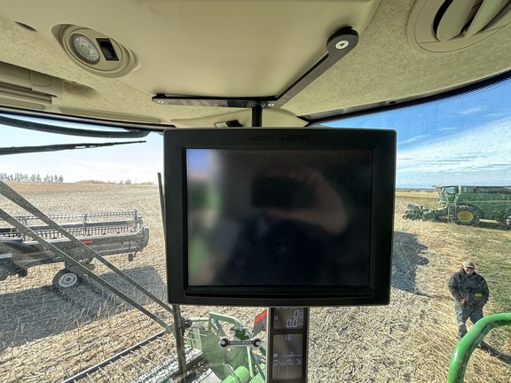 Used 2021 John Deere S780 Combines at Horizon Ag & Turf in Wetaskiwin, AB - Photo14