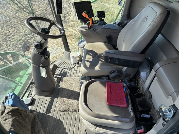 Used 2021 John Deere S780 Combines at Horizon Ag & Turf in Wetaskiwin, AB - Photo9