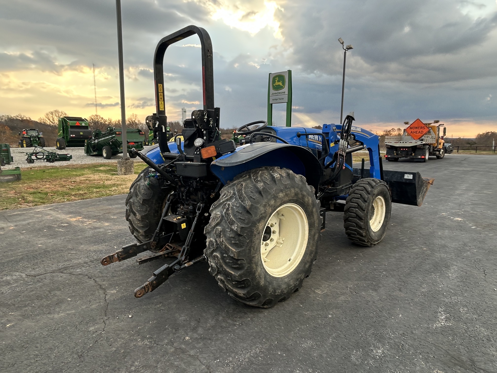  2022 New Holland Workmaster 120 at Heritage Tractor in Anderson, MO