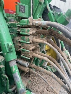 2012 John Deere 8360R Image 10