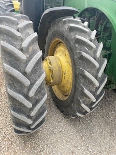 2012 John Deere 8360R Image 9