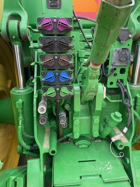 2012 John Deere 8360R Image 10