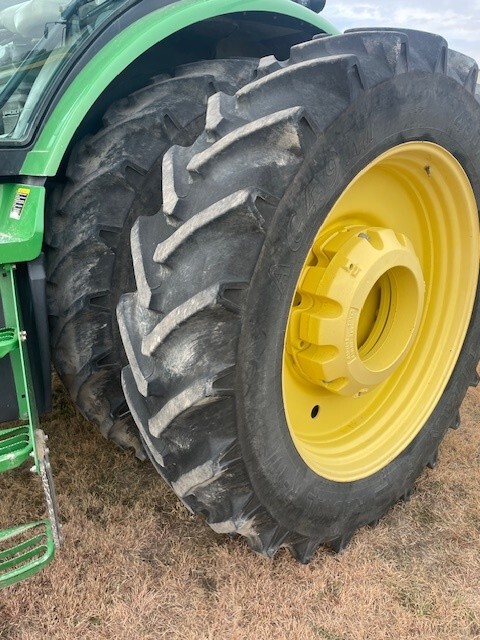 2012 John Deere 8360R Image 9