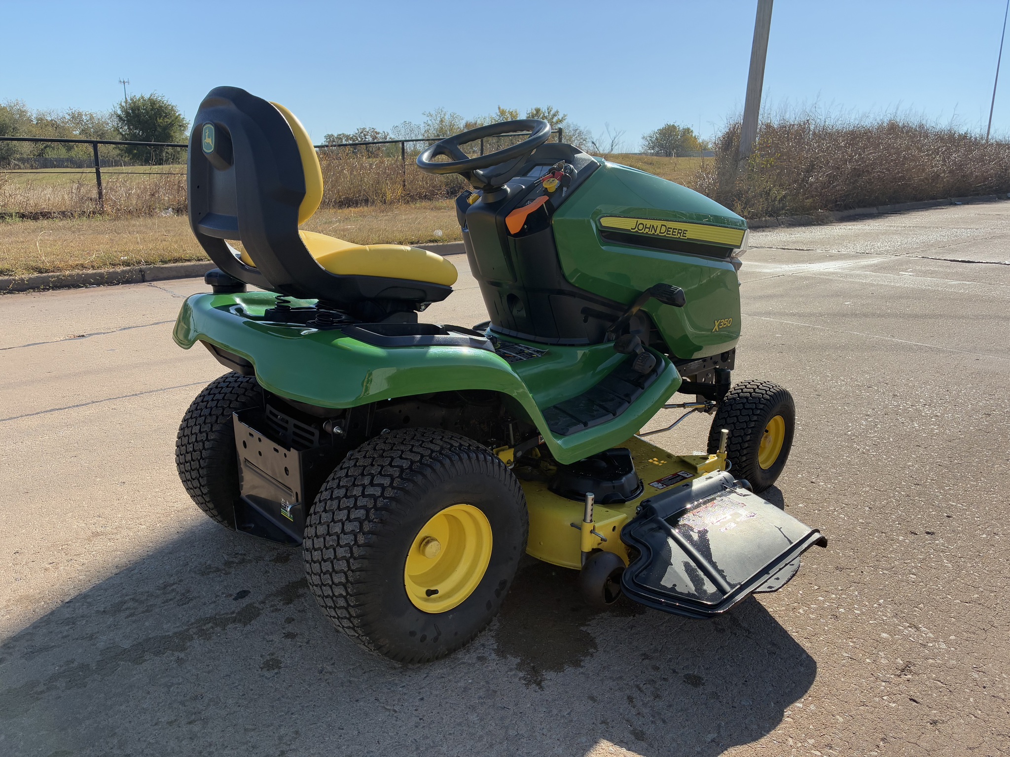 2017 John Deere X350 Image 3